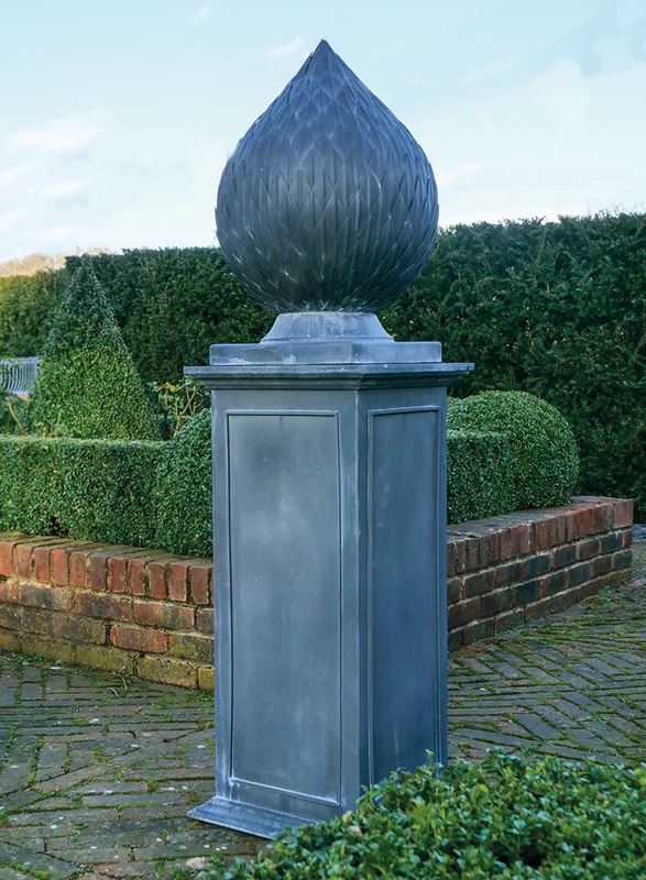 classic-garden-elements-englischer-sockel-zink-86cm-grau image 1