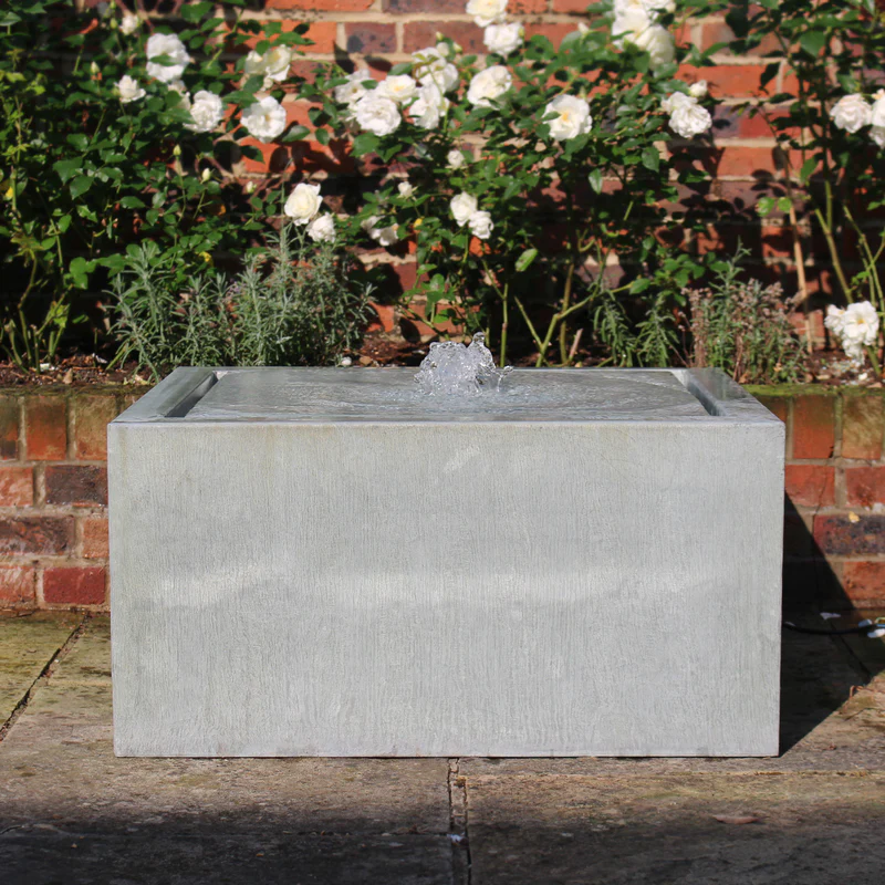 classic-garden-elements-qube-quellstein-gartenbrunnen-zink image 2