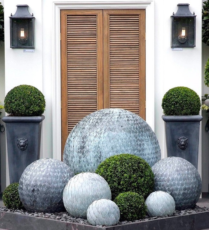 classic-garden-elements-lion-head-pflanzk-bel-zink-grau-vintage image 7
