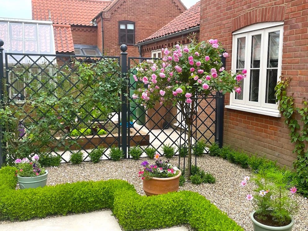 classic-garden-elements-paravent-trenngitter-metall-schwarz-zaun image 4