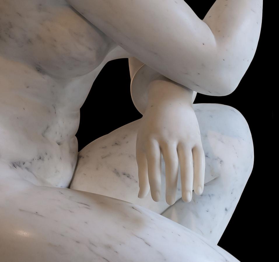 classic-garden-elements-kauernde-aphrodite-statue-lebensgro-antik image 5