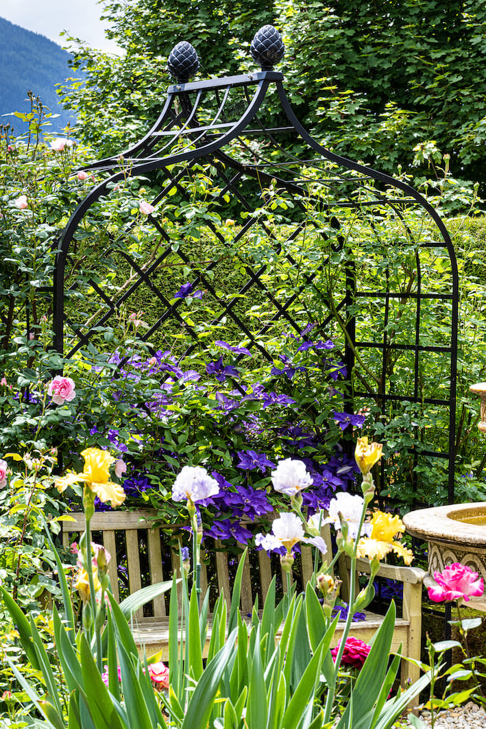 classic-garden-elements-viktorianische-rosenlaube-metall-schwarz-pergola image 2