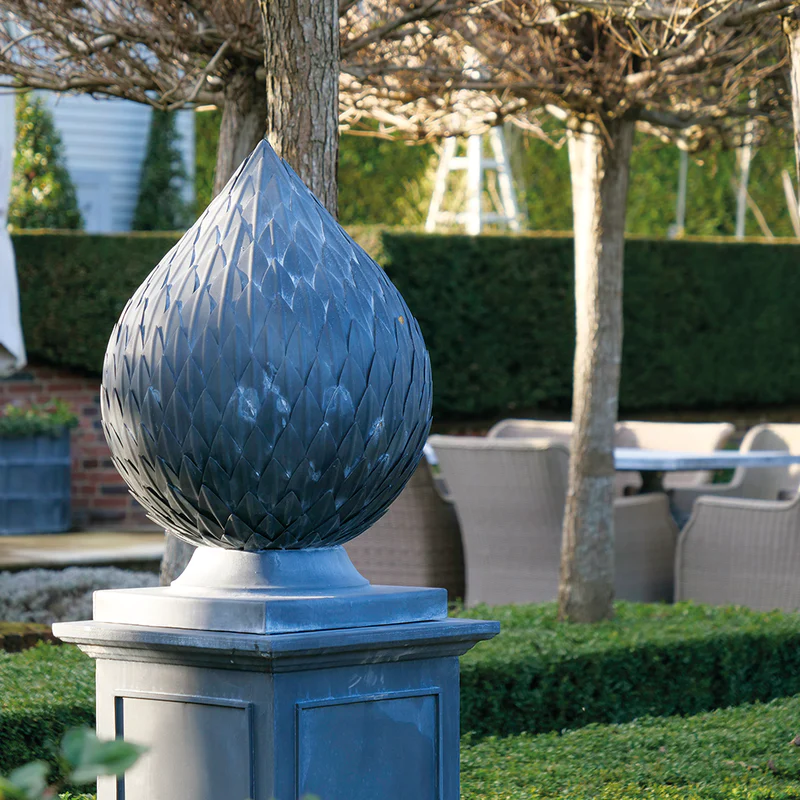 classic-garden-elements-zierartischocke-gartendeko-zink-patina-grau image 7