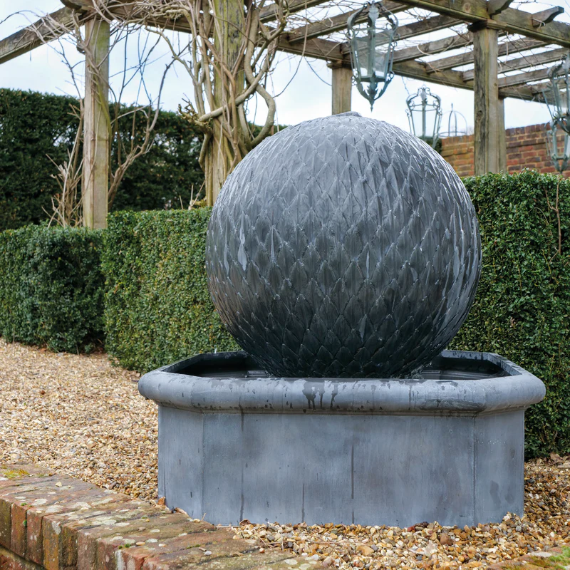 classic-garden-elements-leaf-ball-kugelbrunnen-zink-rund image 4