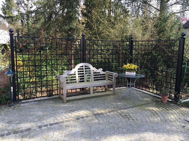 classic-garden-elements-bauhaus-trenngitter-metall-schwarz image 7