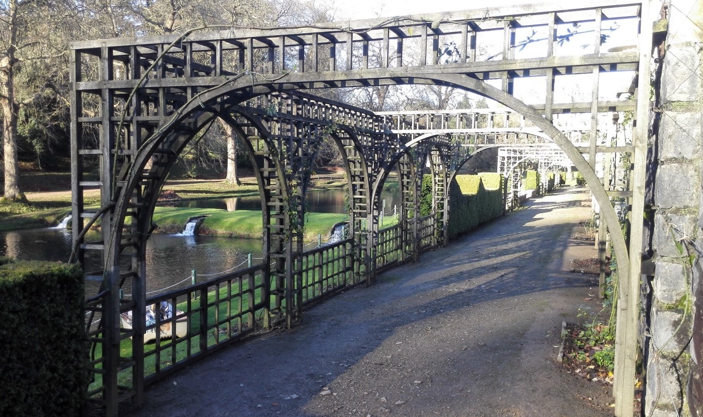 classic-garden-elements-st-fagans-laubengang-pergola-schwarz image 5