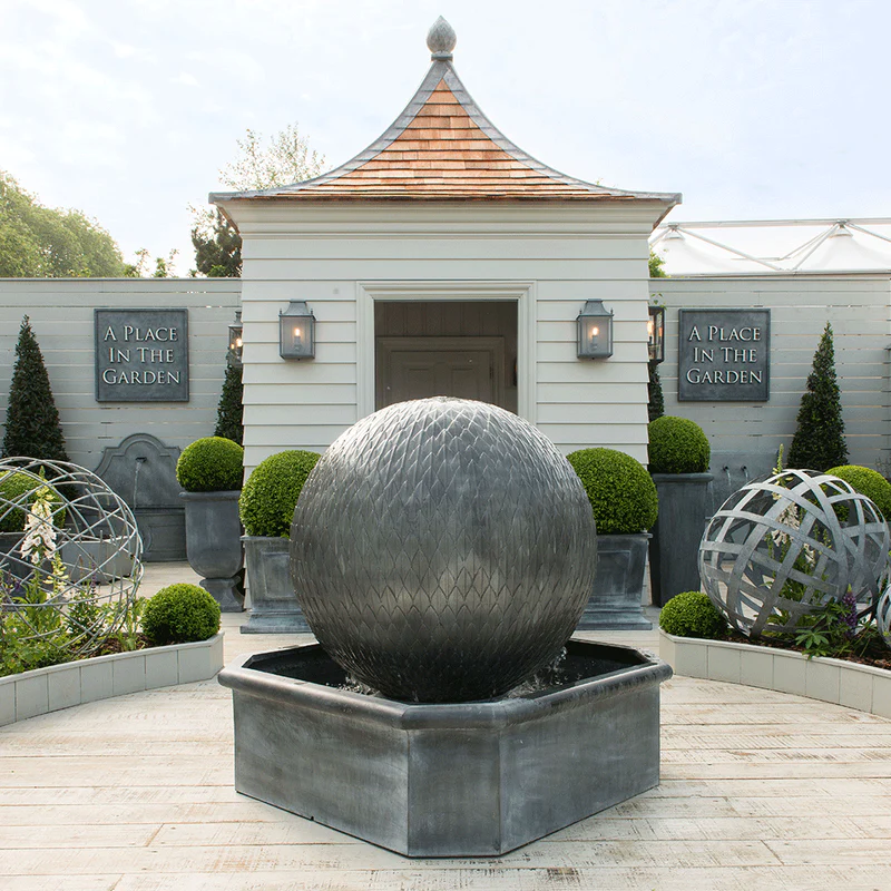 classic-garden-elements-leaf-ball-kugelbrunnen-zink-rund image 3