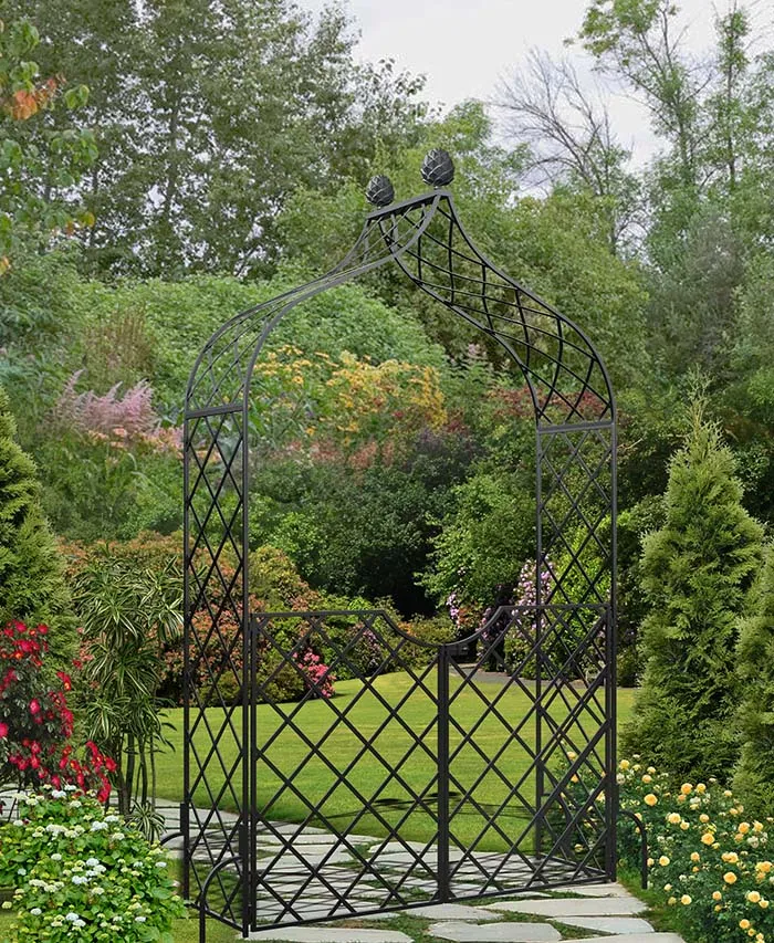 classic-garden-elements-kiftsgate-rosenbogen-mit-gartent-re-schwarz image 1