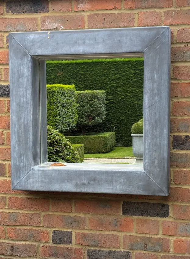 classic-garden-elements-quadratischer-spiegel-zink-70x70 image 1