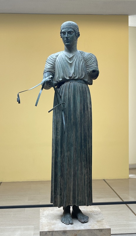 classic-garden-elements-wagenlenker-delphi-statue-bronze-1-8-m image 4