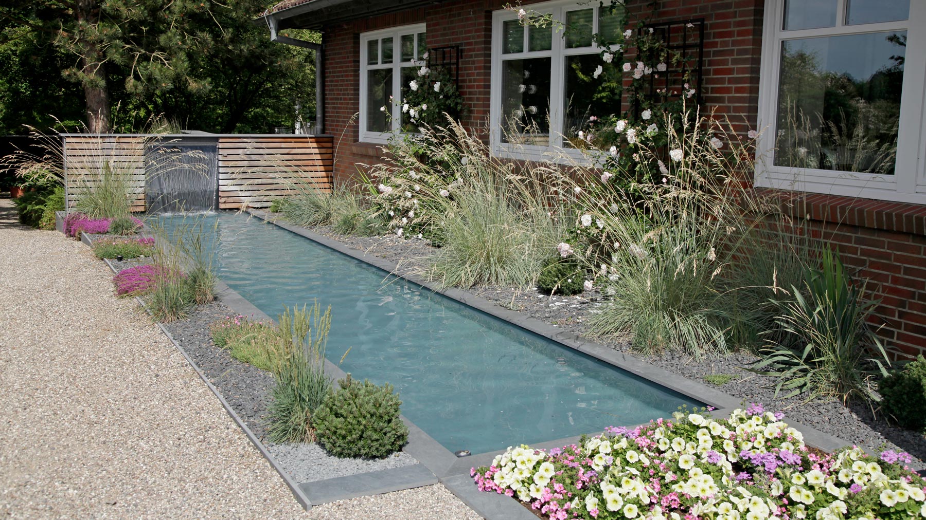 classic-garden-elements-bauhaus-kleines-rankgitter-metall-schwarz-155x70 image 5