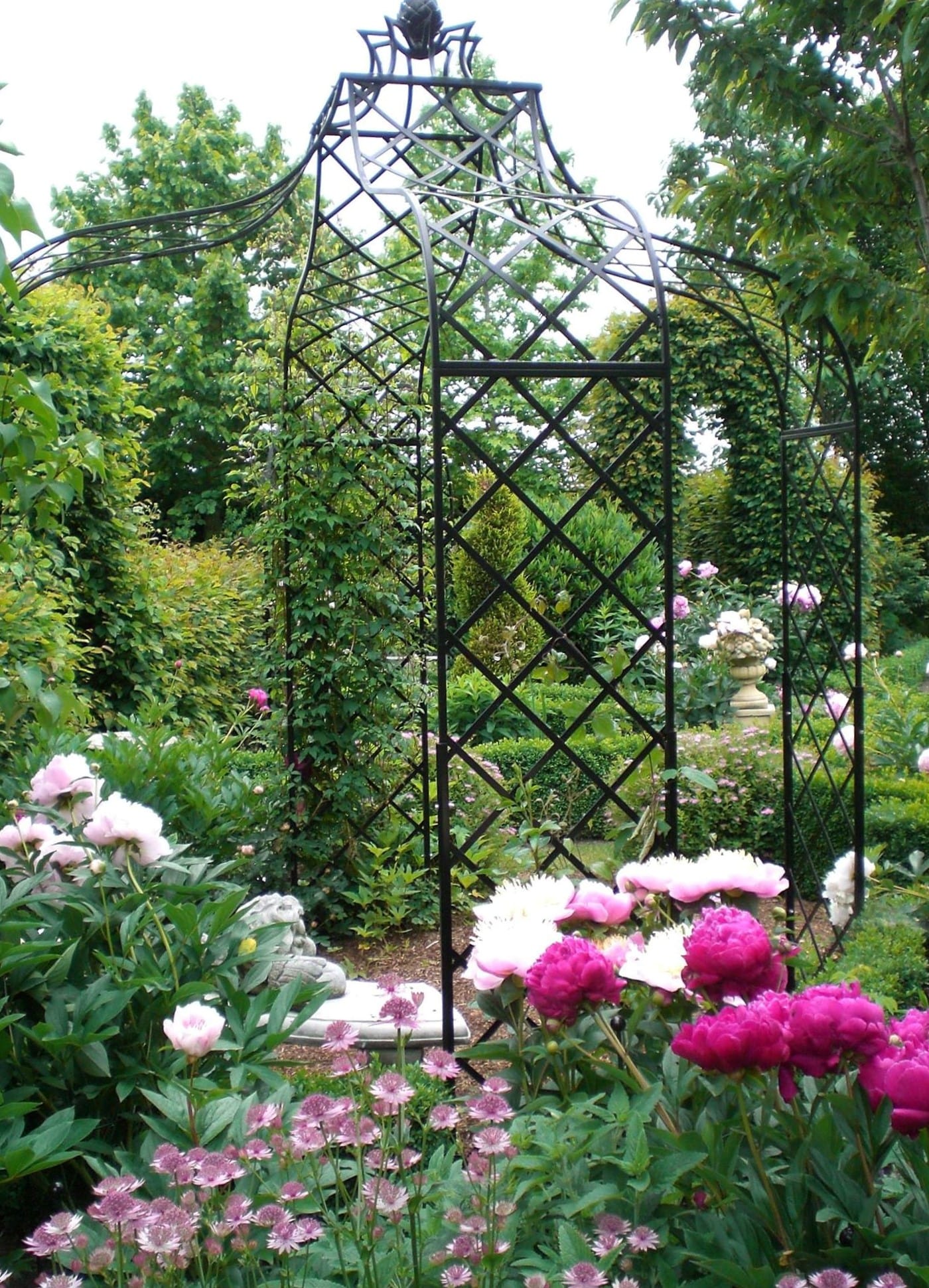 classic-garden-elements-kiftsgate-rosenpavillon-metall-rund-250-cm image 4