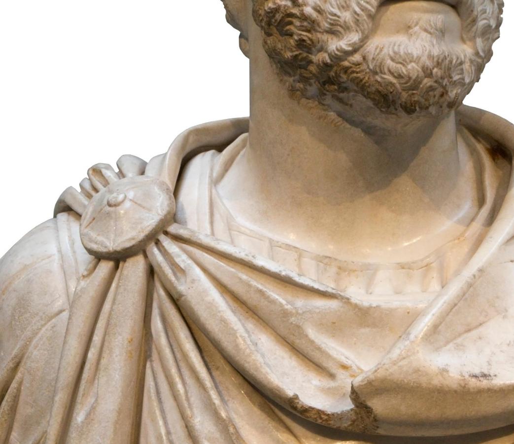 classic-garden-elements-antoninus-pius-statue-bronzeguss image 2