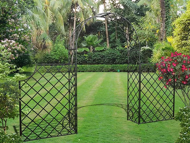 classic-garden-elements-bagatelle-rosenbogen-mit-hohem-zaun image 1