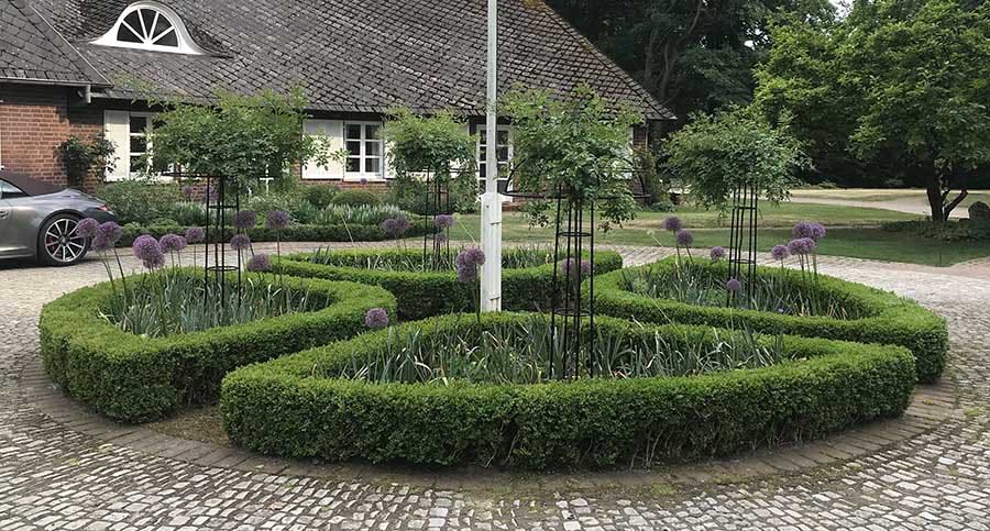 classic-garden-elements-giverny-rosenschirm-schwarz-geschlossen image 5