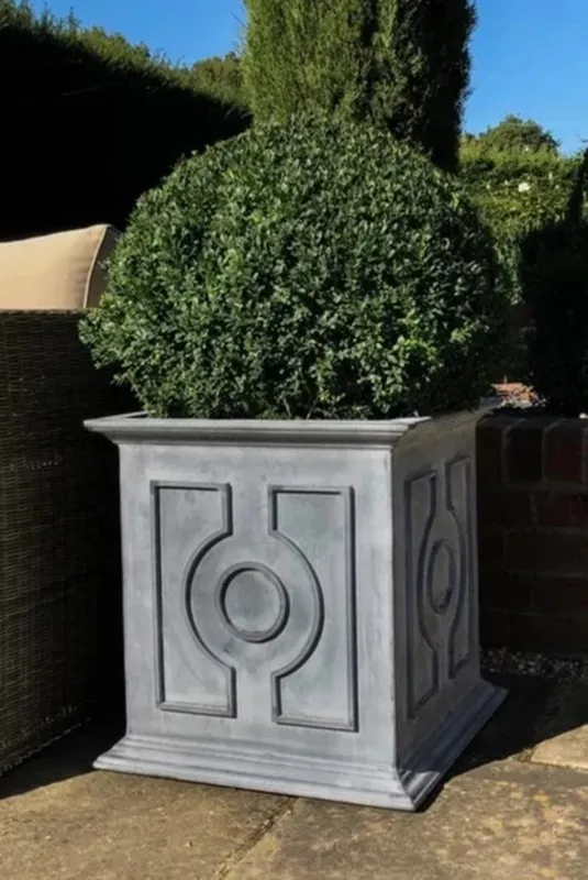 classic-garden-elements-belgian-circle-pflanzk-bel-zink-patina-eckig image 1