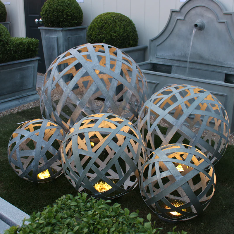classic-garden-elements-geflochtene-kugel-zink-deko-40-100-cm image 5