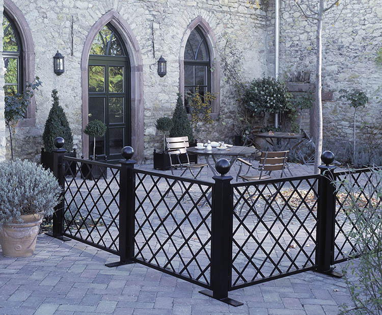 classic-garden-elements-restaurant-trenngitter-metall-schwarz-zaun image 8