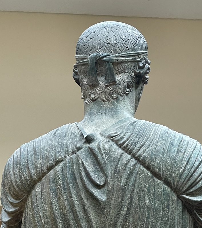 classic-garden-elements-wagenlenker-delphi-statue-bronze-1-8-m image 7