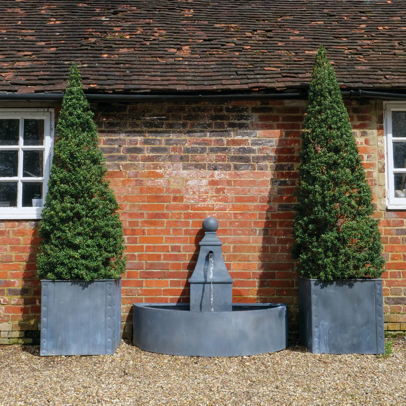 classic-garden-elements-br-gger-brunnen-zink-gartenbrunnen image 7