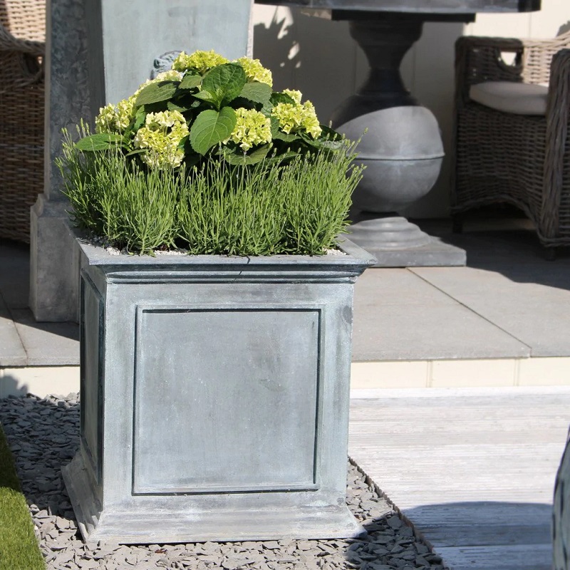 classic-garden-elements-englischer-pflanzk-bel-metall-grau-zink-patina image 5
