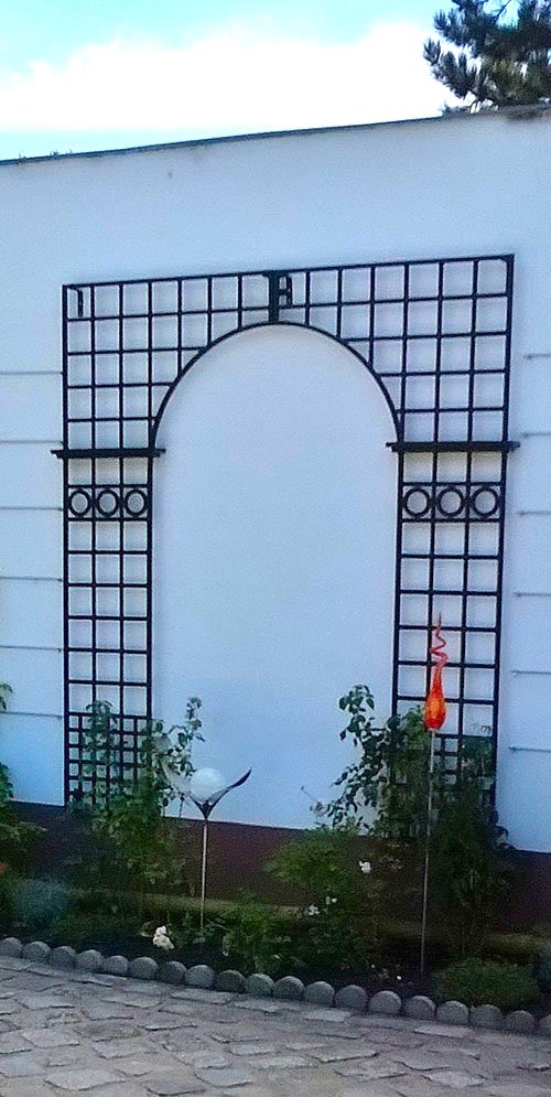 classic-garden-elements-osborne-house-gitterspalier-metall-schwarz-single image 4