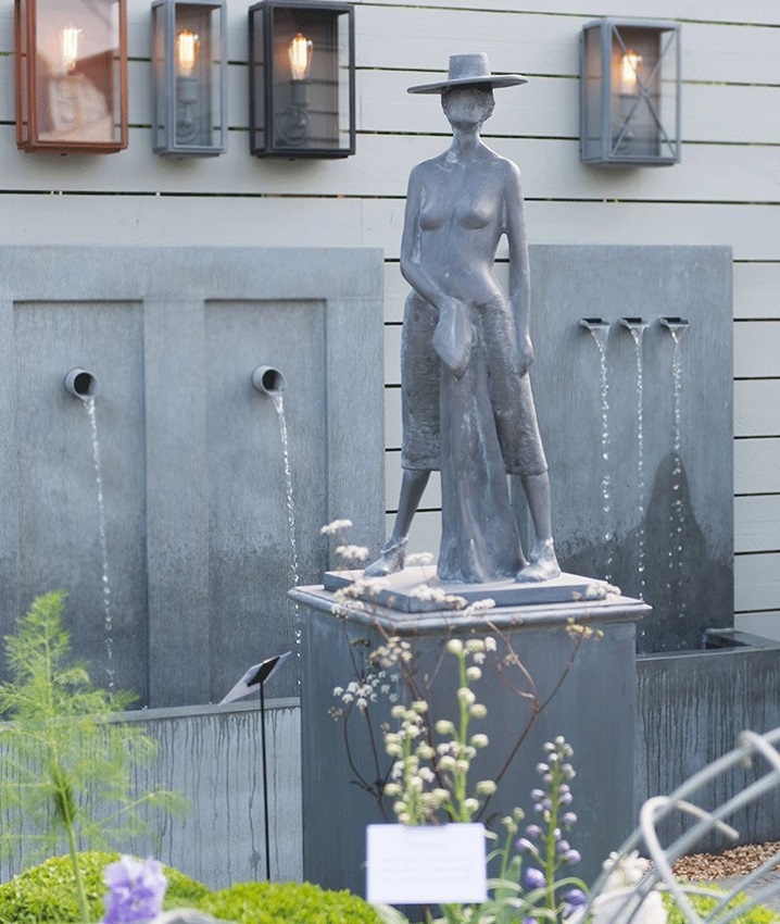 classic-garden-elements-enzo-gartenbrunnen-zink-wandbrunnen-grau-pumpe image 4
