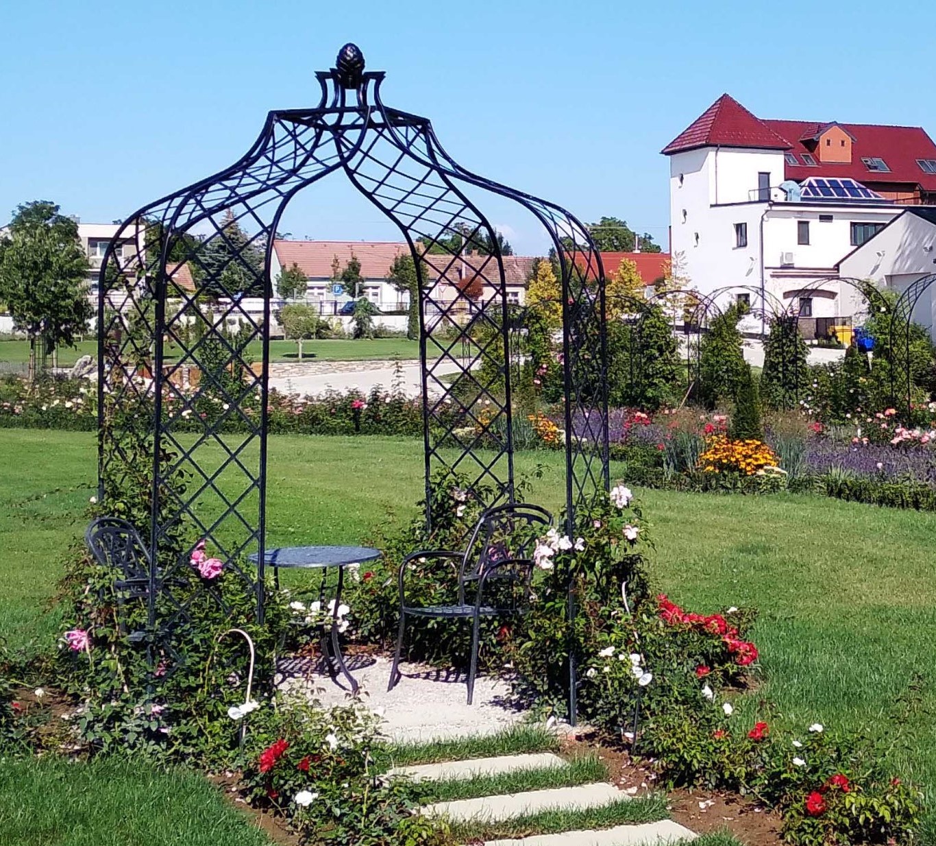 classic-garden-elements-kiftsgate-rosenpavillon-metall-rund-250-cm image 2