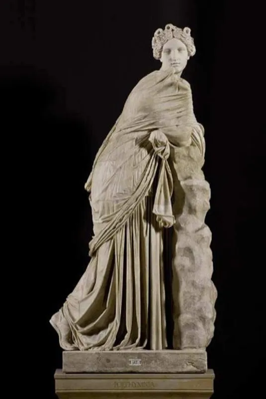 classic-garden-elements-muse-polyhymnia-statue-marmor-garten image 1
