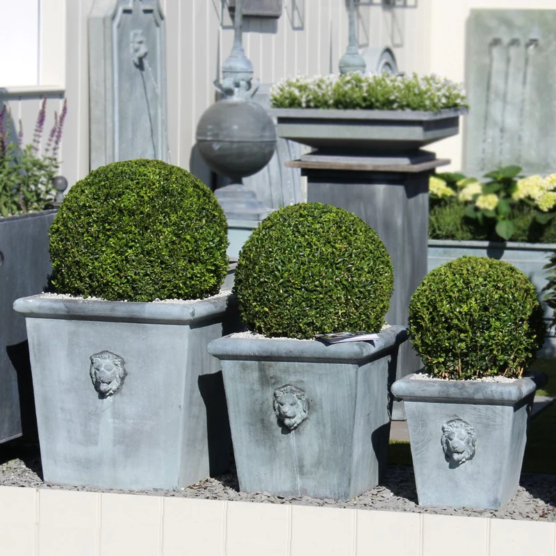 classic-garden-elements-lion-head-pflanzk-bel-zink-grau-vintage image 2