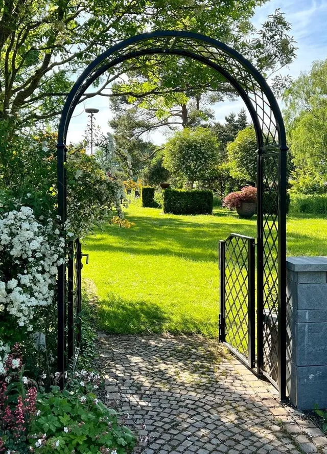 classic-garden-elements-portofino-rosenbogen-mit-gartent-r-schwarz image 1